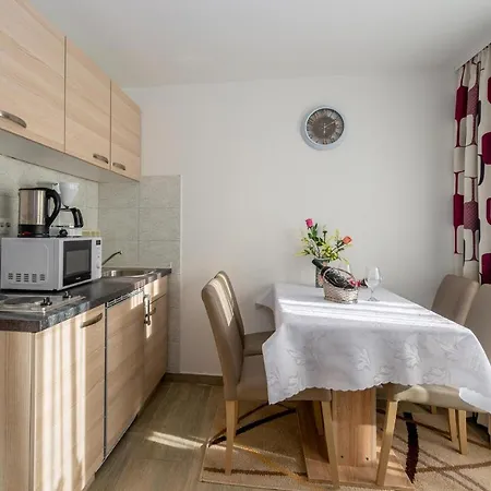Amazing In W/ 1 Bedrooms Kruševo