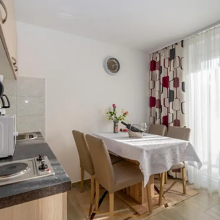 Appartamento Amazing In W/ 1 Bedrooms *