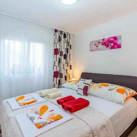 Amazing In W/ 1 Bedrooms Kruševo